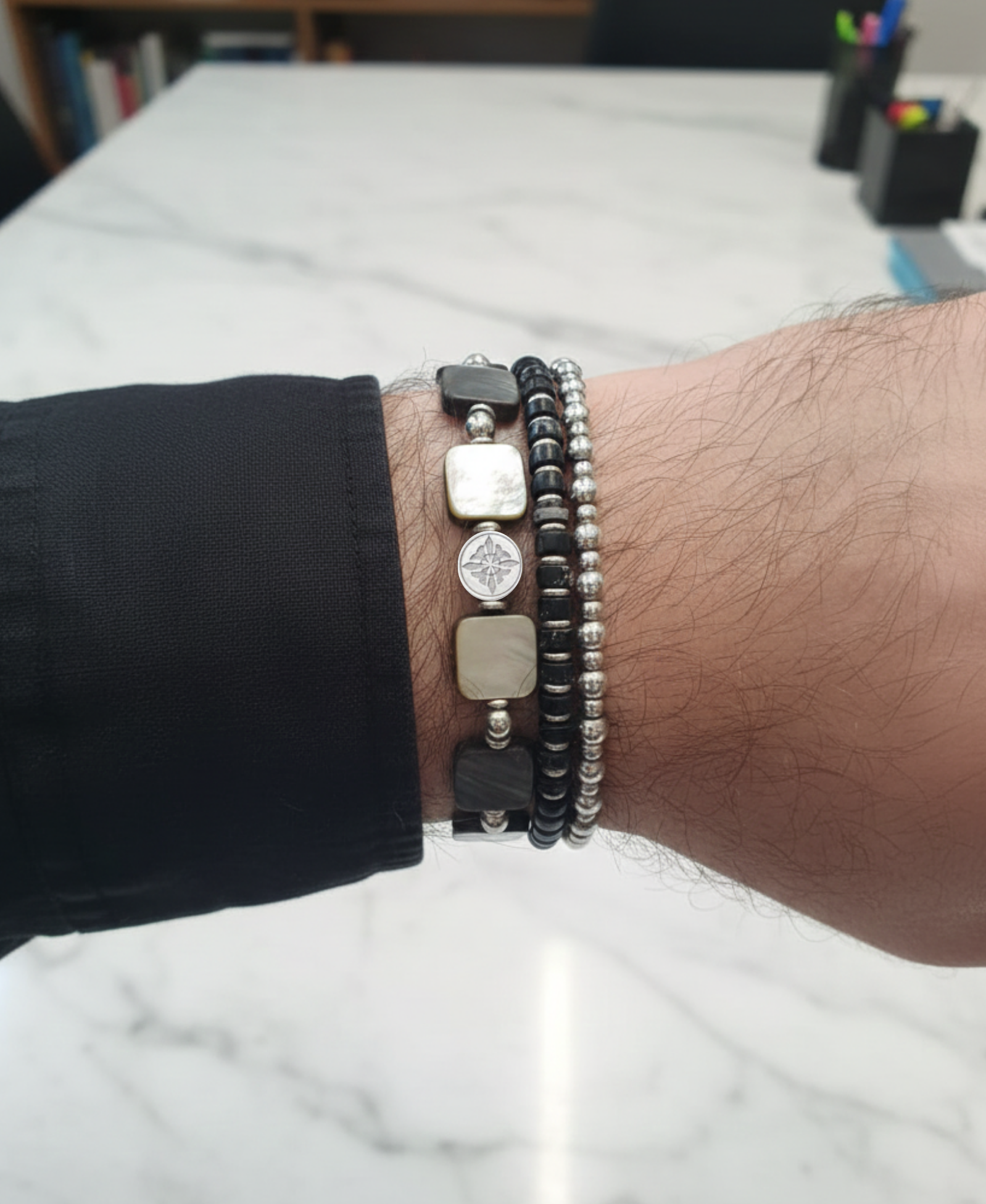 Brazalete Exclusivo Cuadro Black Shell - Imagen 2